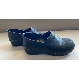 DANSKO Slip On Black Leather Clogs Women's Size EU 39 US 8.5 9